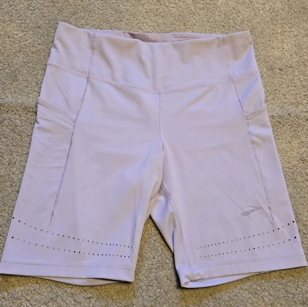 Brooks Ligh Purple Running/Bike Shorts Size Large - Picture 1 of 4